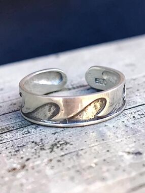 🌊 Vintage Sterling Ocean Waves Toe Ring